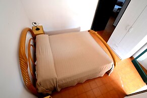 Comfortable Three-room Villa Located in Torre Dell'orso on the Ground 