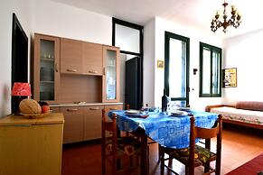 Comfortable Three-room Villa Located in Torre Dell'orso on the Ground 