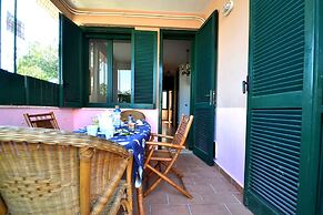 Comfortable Three-room Villa Located in Torre Dell'orso on the Ground 