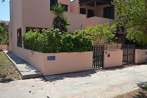 Comfortable Three-room Villa Located in Torre Dell'orso on the Ground 