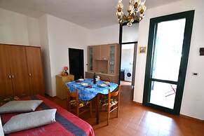 Comfortable Three-room Villa Located in Torre Dell'orso on the Ground 