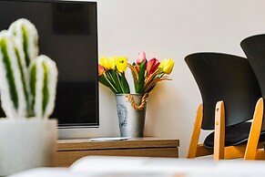 Sanders Home Suites - Cute Downtown 1-bdr. Apt