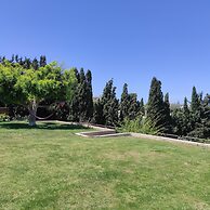 Sea Breeze Villa With Stunning sea View Near Rethymno Town and the Bea