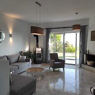 Sea Breeze Villa With Stunning sea View Near Rethymno Town and the Bea