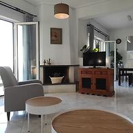 Sea Breeze Villa With Stunning sea View Near Rethymno Town and the Bea