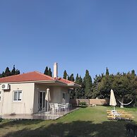 Sea Breeze Villa With Stunning sea View Near Rethymno Town and the Bea