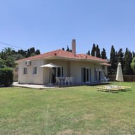 Sea Breeze Villa With Stunning sea View Near Rethymno Town and the Bea