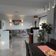 Sea Breeze Villa With Stunning sea View Near Rethymno Town and the Bea