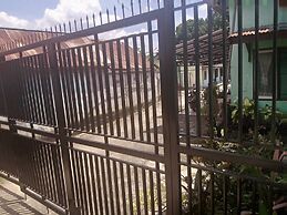 EXPRESS O 92251 Jaya Kusuma Homestay Near PONPES Darul Muhtadin