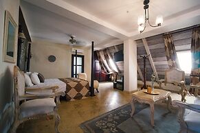 8aps-4 Luxury House in the Historic Center With Pool Air Conditioning 