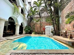 8aps-4 Luxury House in the Historic Center With Pool Air Conditioning 