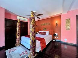 8aps-4 Luxury House in the Historic Center With Pool Air Conditioning 