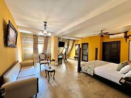 8aps-4 Luxury House in the Historic Center With Pool Air Conditioning 