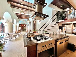 8aps-4 Luxury House in the Historic Center With Pool Air Conditioning 