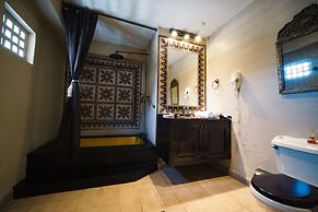 8aps-4 Luxury House in the Historic Center With Pool Air Conditioning 