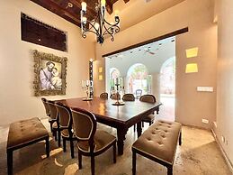 8aps-4 Luxury House in the Historic Center With Pool Air Conditioning 