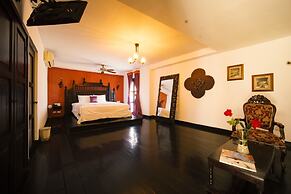 8aps-4 Luxury House in the Historic Center With Pool Air Conditioning 