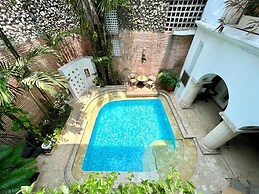 8aps-4 Luxury House in the Historic Center With Pool Air Conditioning 