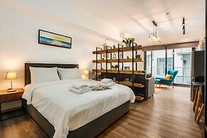 Sanders Home Suites - Inviting Downtown Studio