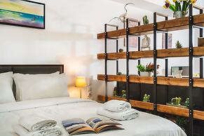 Sanders Home Suites - Inviting Downtown Studio