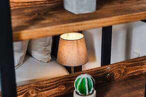 Sanders Home Suites - Inviting Downtown Studio