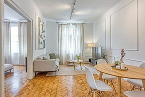 Spacious Apartment In Heart Of Zagreb