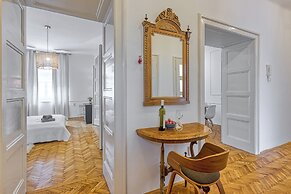 Spacious Apartment In Heart Of Zagreb