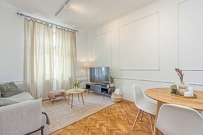 Spacious Apartment In Heart Of Zagreb