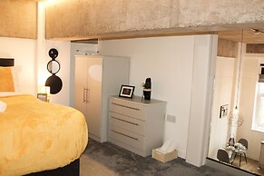 Modern Luxury Serviced Duplex Apartments by Repose