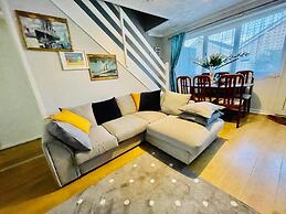 Villa - Sleeps 6 - Pets Ok - Pool - Parking