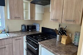 Newquay - Caravan - Sleeps 8 - Parking - Seaside
