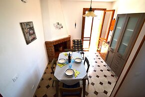 Air-conditioned Yoko Holiday Home for 5 Guests