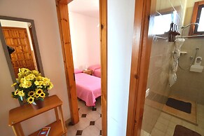 Air-conditioned Yoko Holiday Home for 5 Guests