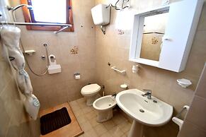 Air-conditioned Yoko Holiday Home for 5 Guests