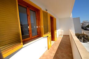 Air-conditioned Yoko Holiday Home for 5 Guests