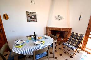 Air-conditioned Yoko Holiday Home for 5 Guests