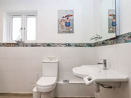 Strawberry Bank - Nuthatch