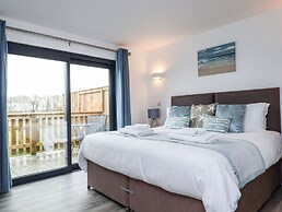 Strawberry Bank - Nuthatch