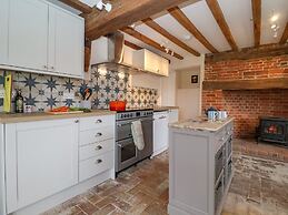 South Grange House - Sleep 16