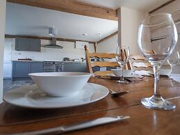 South Grange House - Sleep 16