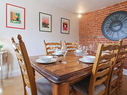 South Grange House - Sleep 16