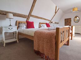 South Grange House - Sleep 16