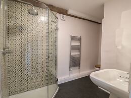 South Grange House - Sleep 16