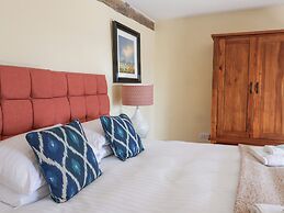 South Grange House - Sleep 16