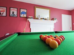 South Grange House - Sleep 16