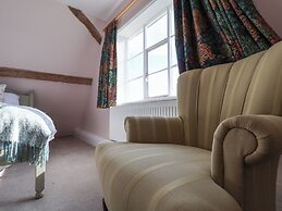 South Grange House - Sleep 16