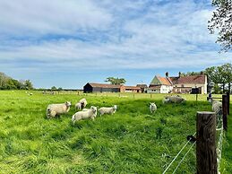 South Grange House - Sleep 16