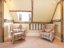 South Grange House - Sleep 16