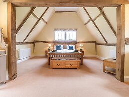 South Grange House - Sleep 16