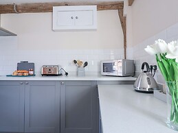 South Grange House - Sleep 16